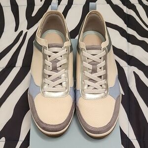 BZEES Air Step Sneakers